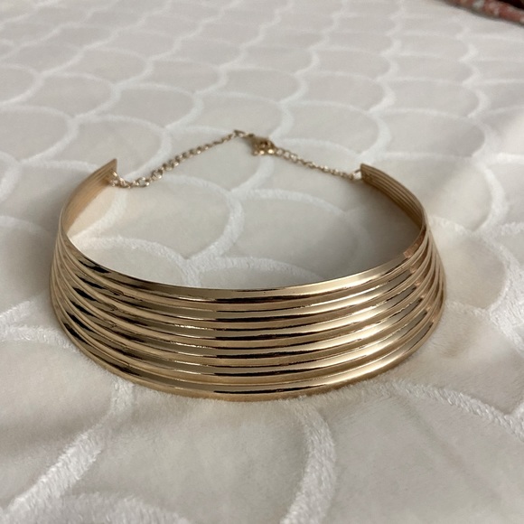 Gold Cleopatra Necklace - Picture 2 of 3